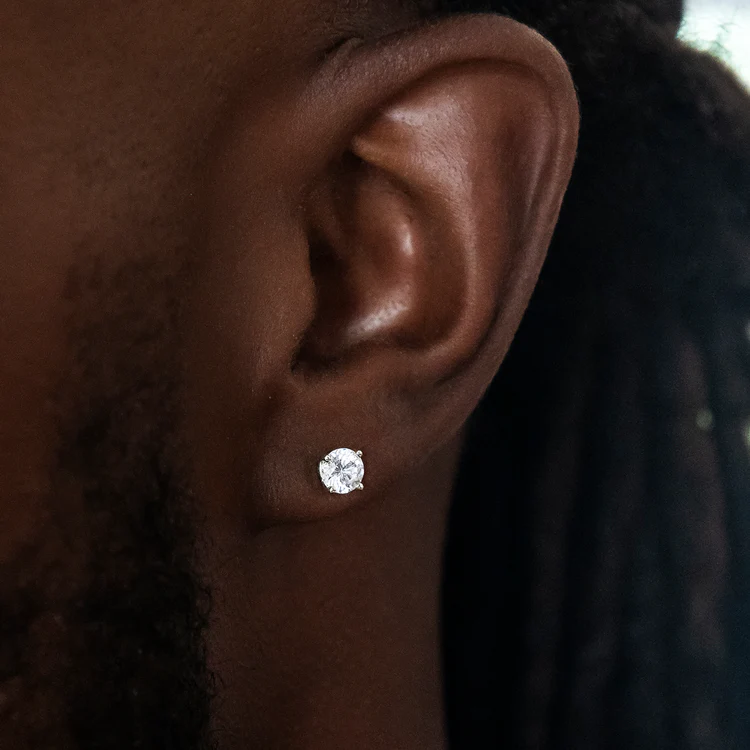 10K Round Cut Stud Earrings 6mm 【Diamond】