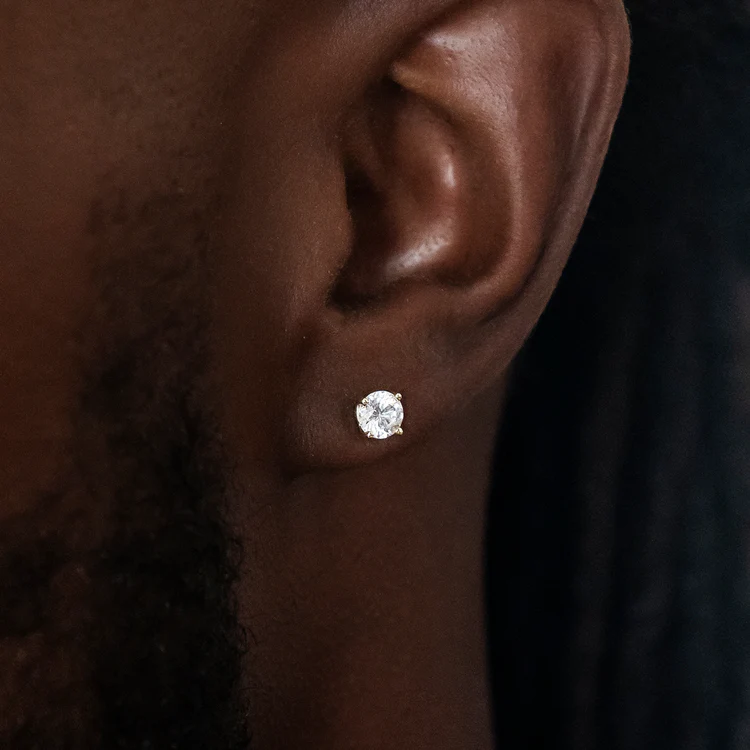 10K Round Cut Stud Earrings 6mm 【Diamond】