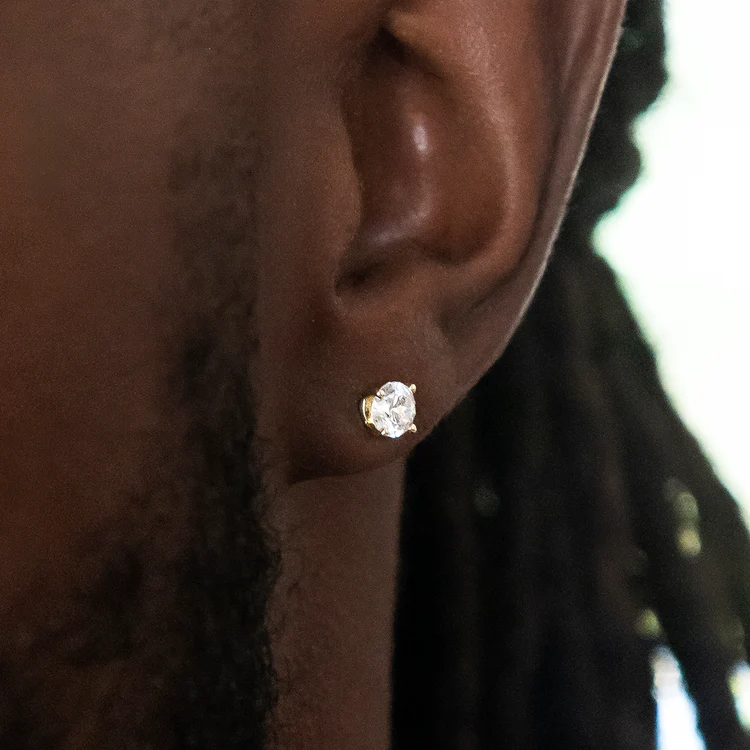 10K Round Cut Stud Earrings 6mm 【Diamond】