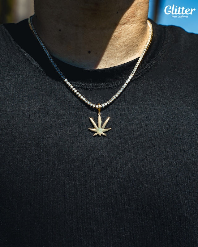 s925 Glitter Weed Pendant