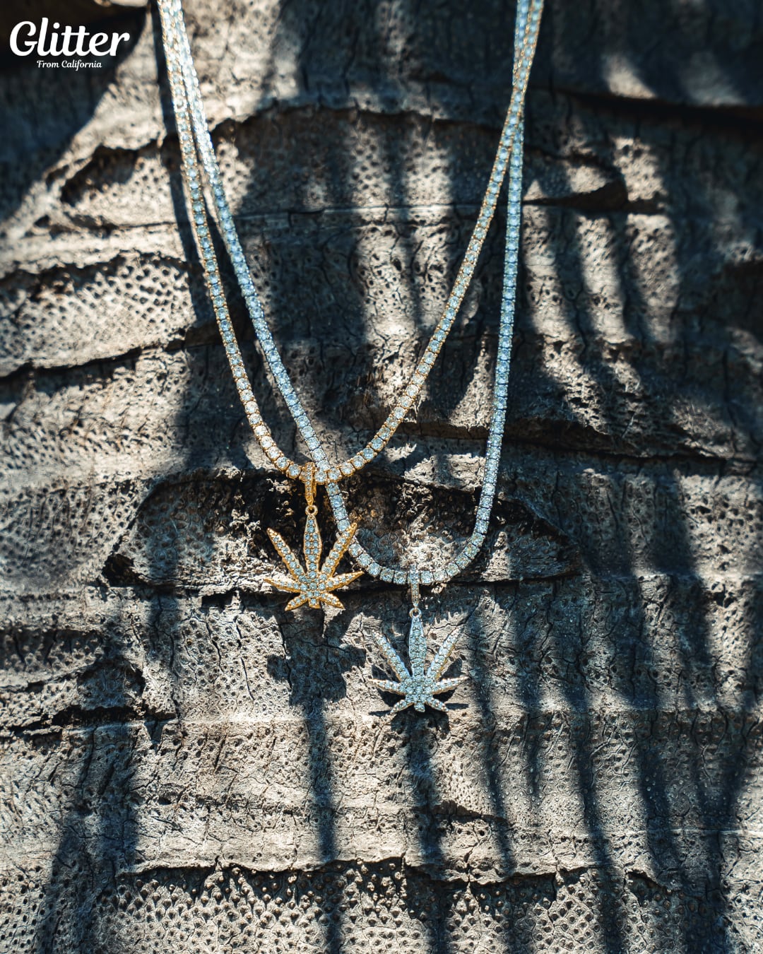 Iced Out Weed Pendant 【GOLD / SILVER】