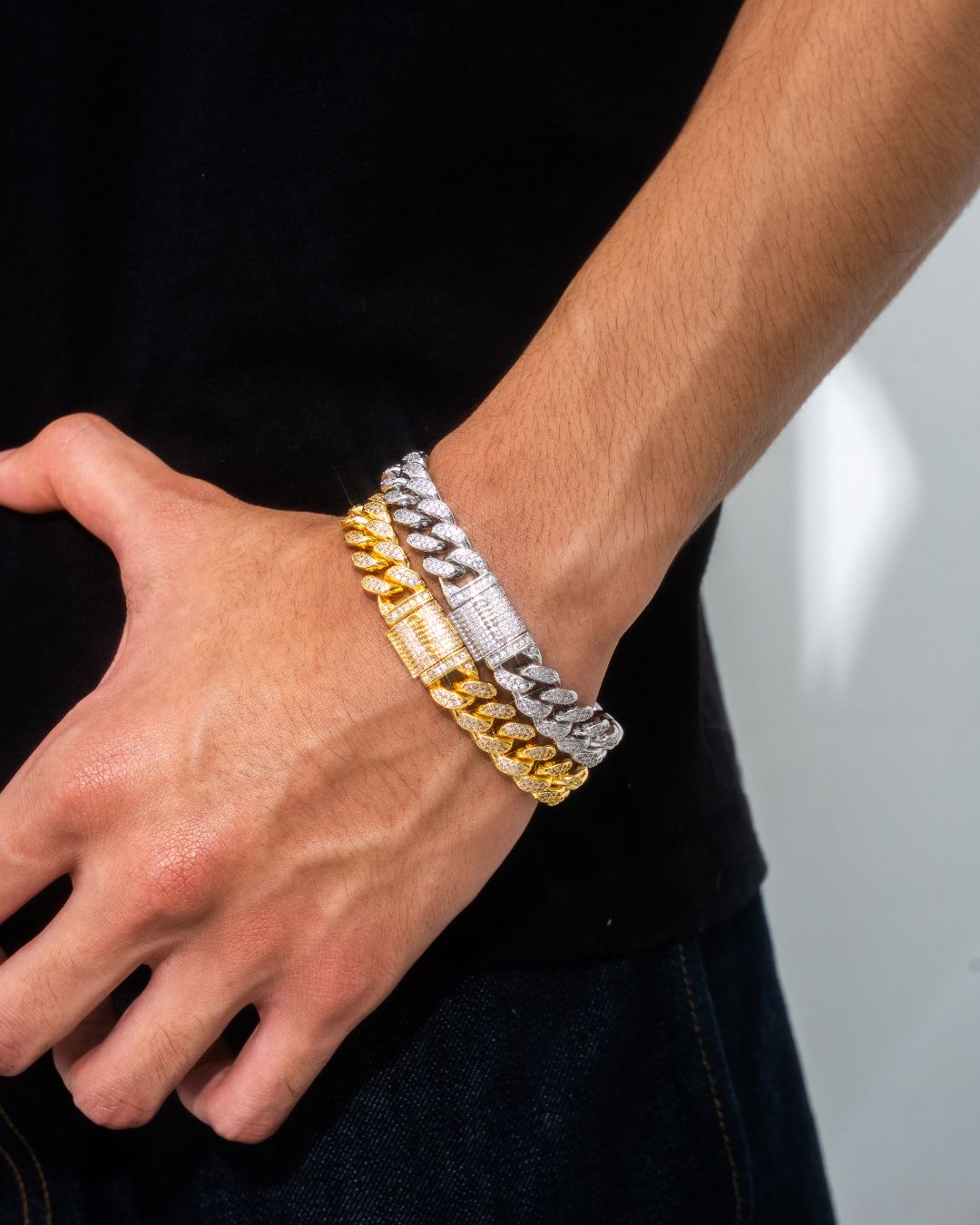Iced Out Cuban Link Bracelet 【12mm / GOLD】